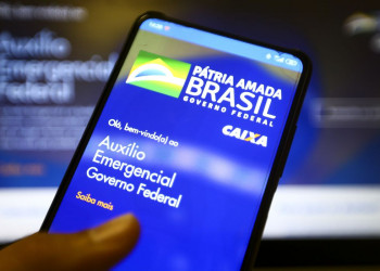Bolsonaro diz que auxílio emergencial pode voltar em março e durar até 4 meses